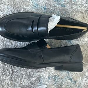 ECCO WOMEN’S Classic Black Slip-On Loafers